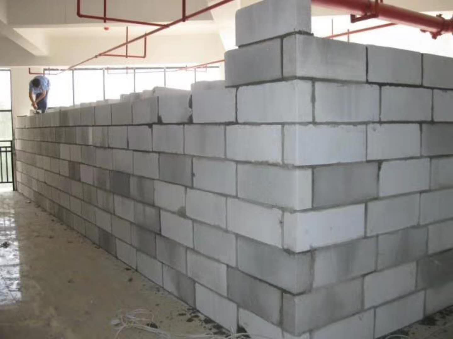 刘烨蒸压加气混凝土砌块承重墙静力和抗震性能的研究