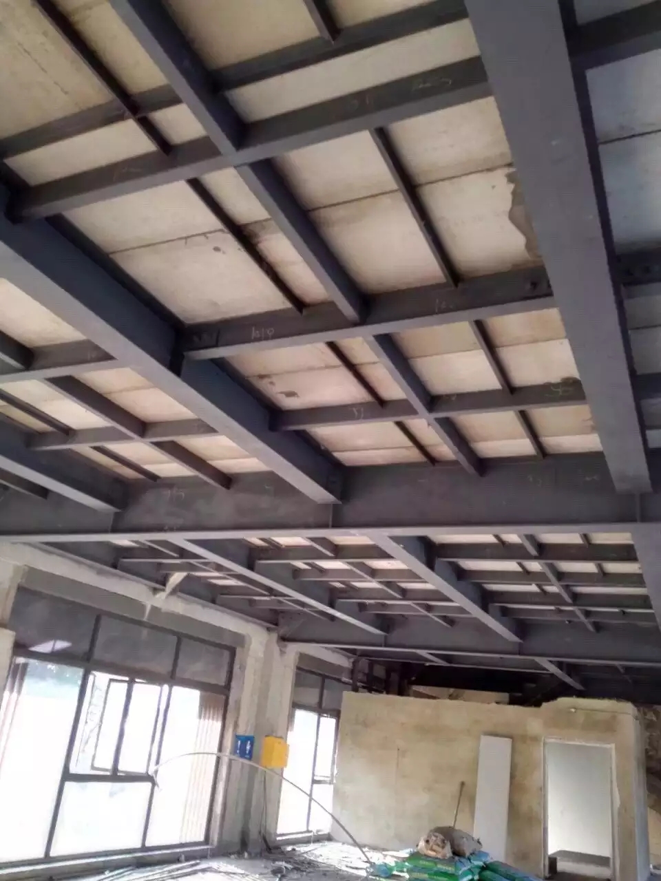 刘烨厂家：蒸压砂加气混凝土墙板（ALC板）生产制造安装流程大全